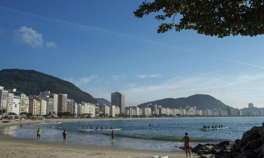 Apt reformado Copacabana lateral praia 815 view 4
