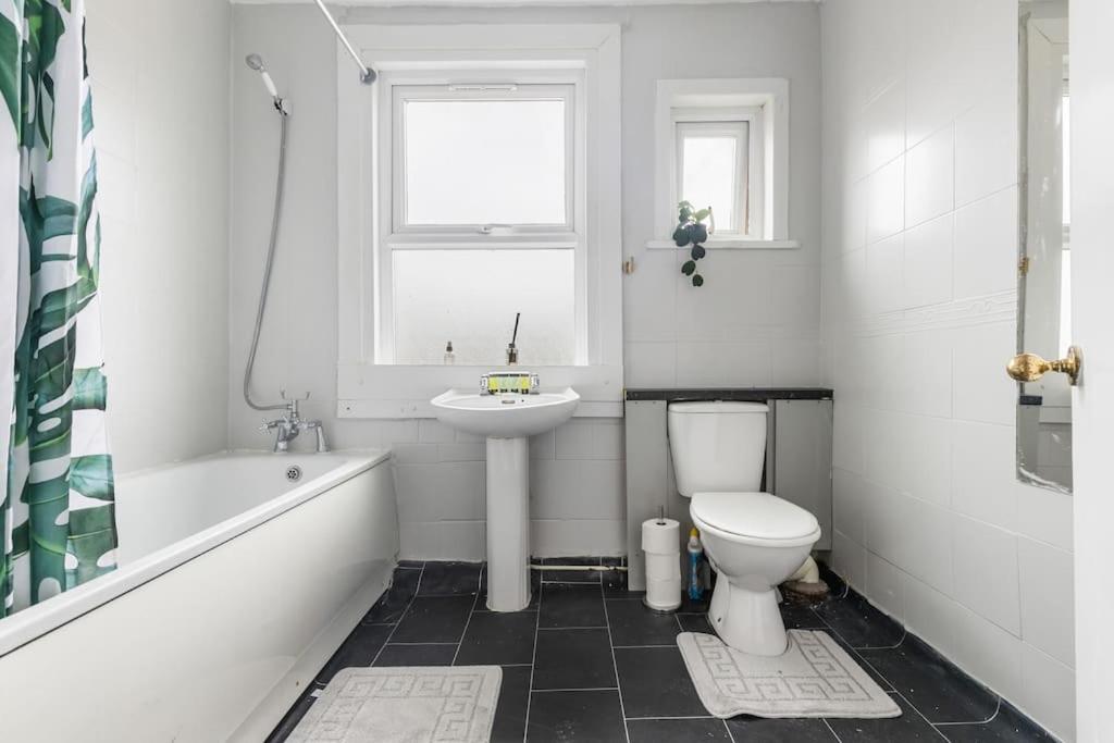 Cosy 3 Bed Flat 15mins to Kings Cross