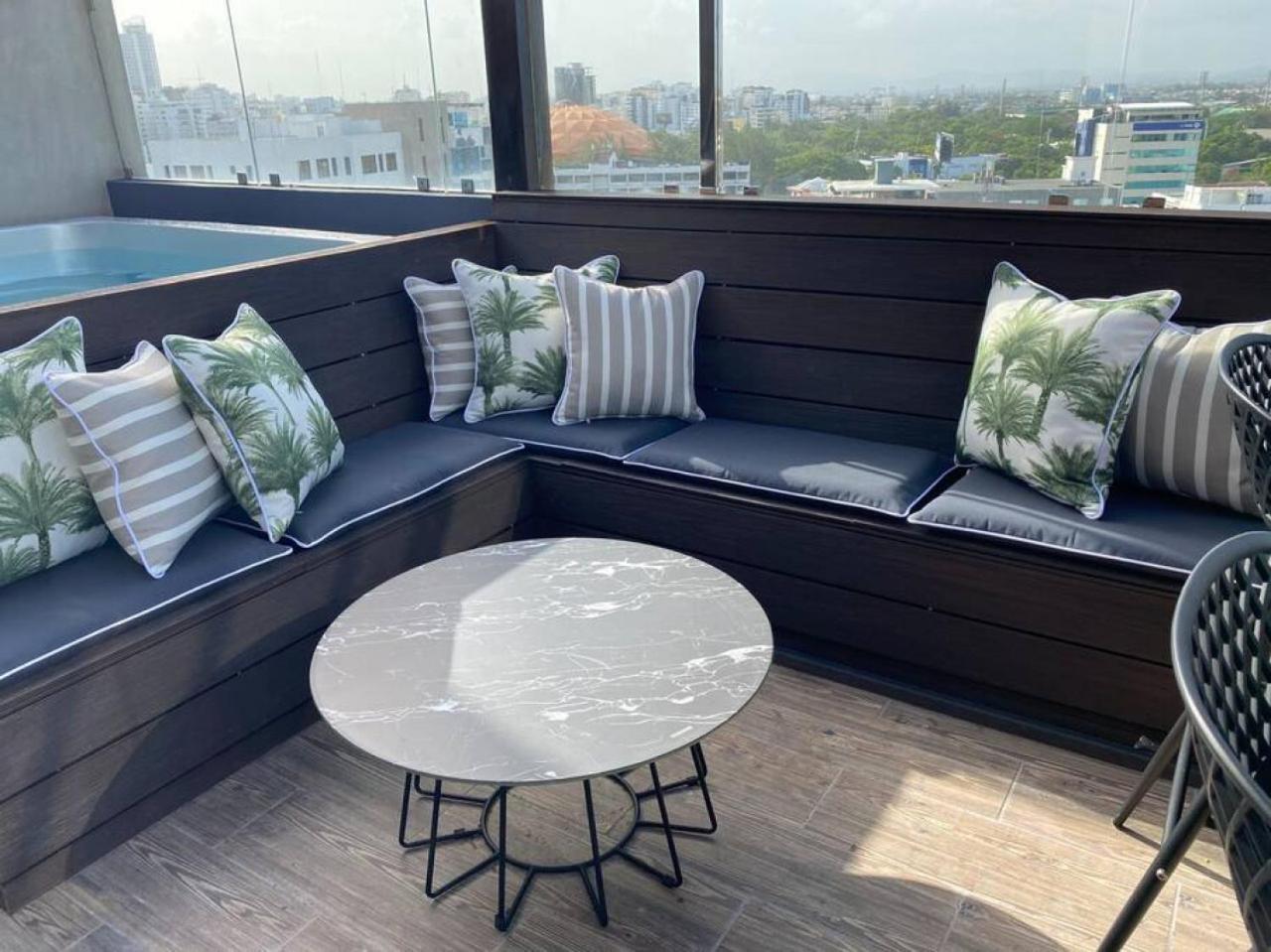 RL603 Elegant Downtown Penthouse with Private Jacuzzi view 3