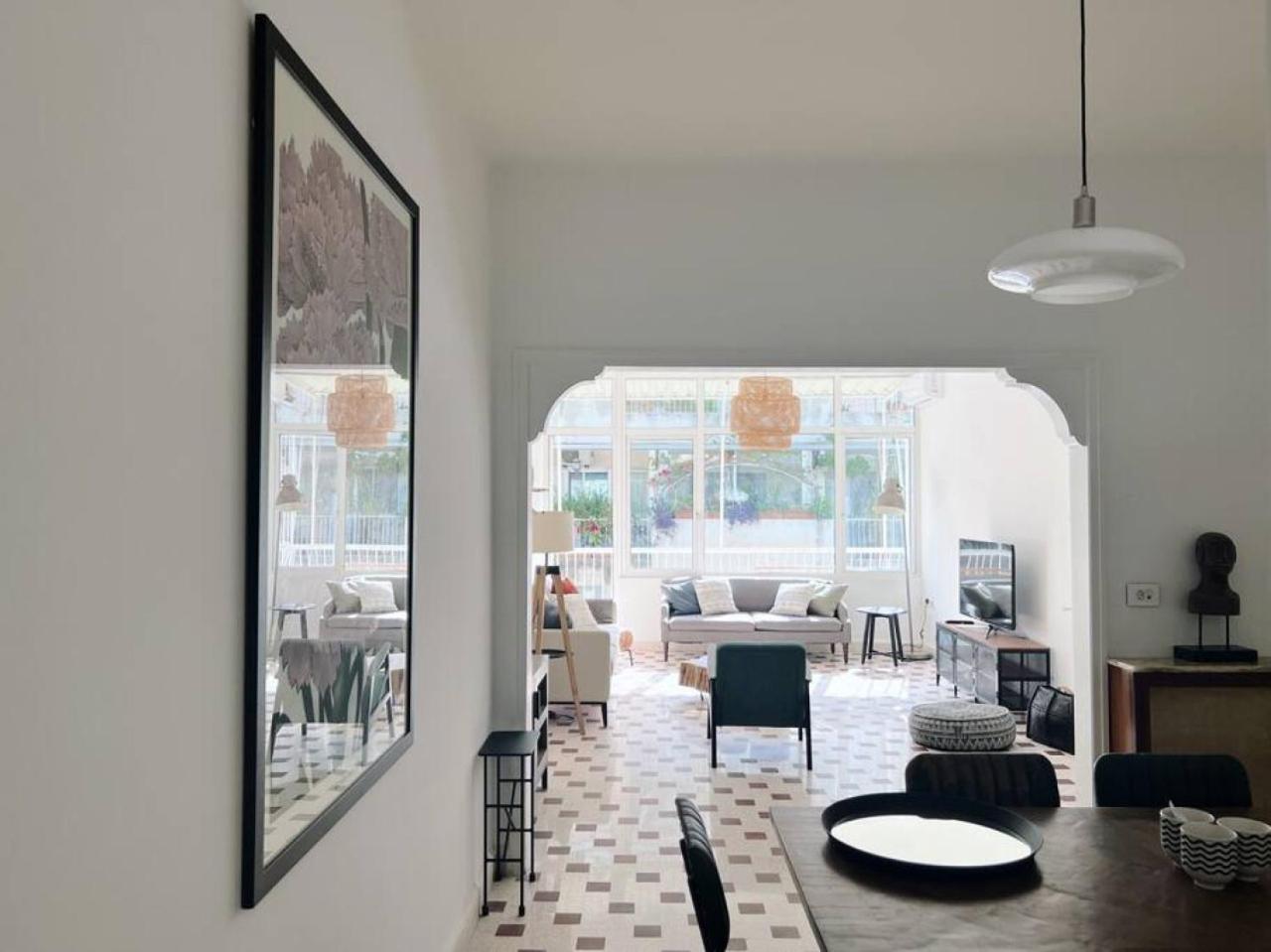 Sunny Eclectic 3BR house in Gemmayze view 3