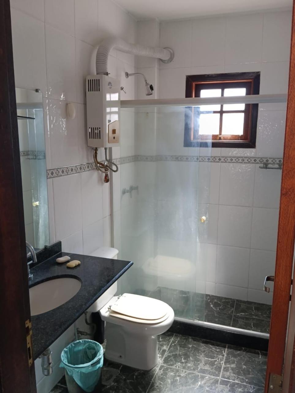 Casa Confortável a 1 Km da Praia e Apartamento