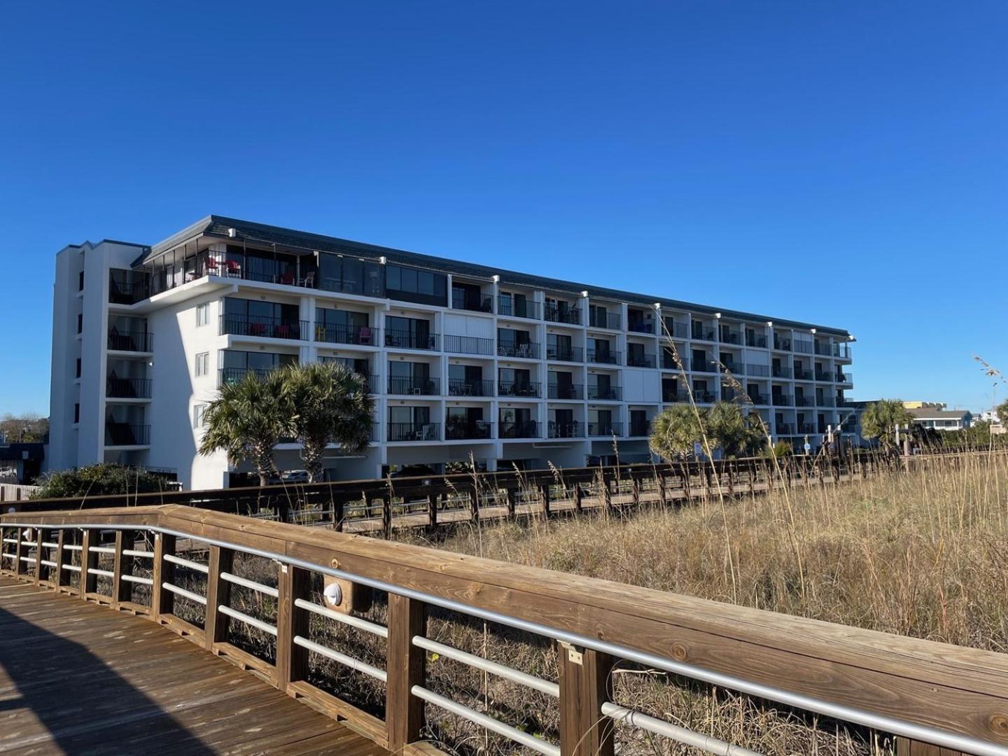 Oceanfront with Pool - New Flooring - New Furniture