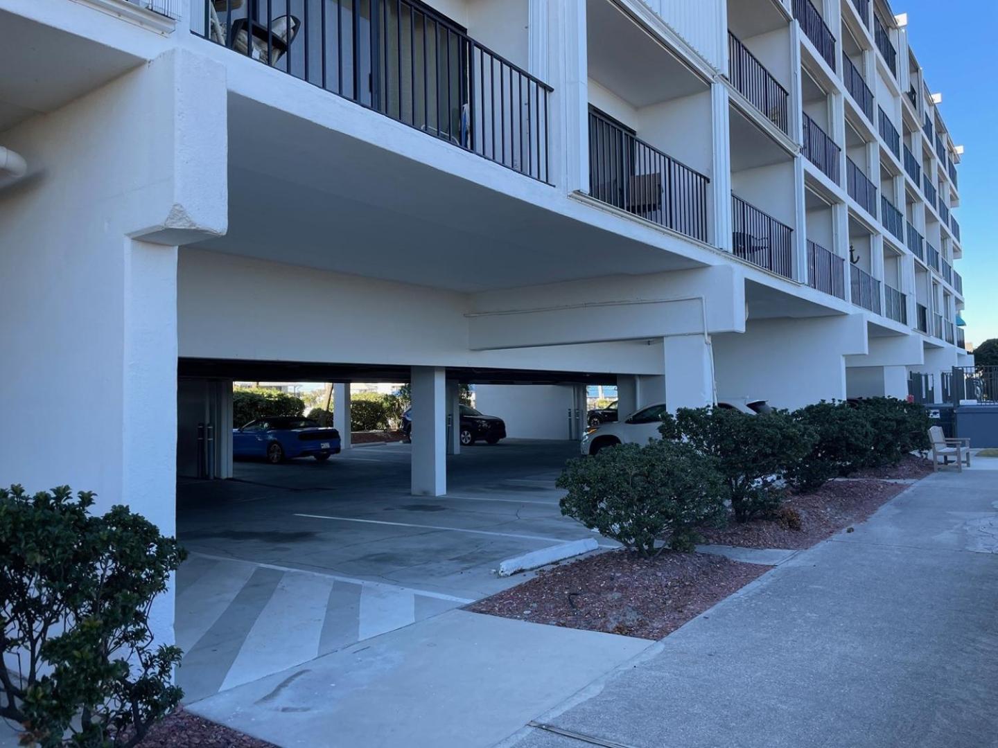 Oceanfront with Pool - New Flooring - New Furniture