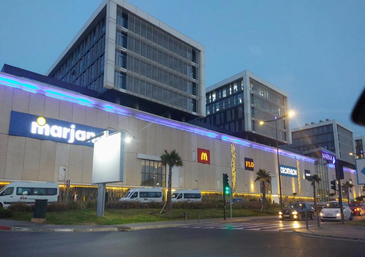 modern apartment opposite to HASSAN2 MOSQUE & FAIR international casablanca , near downtwn, with side SEA view with sports machines with free underground G