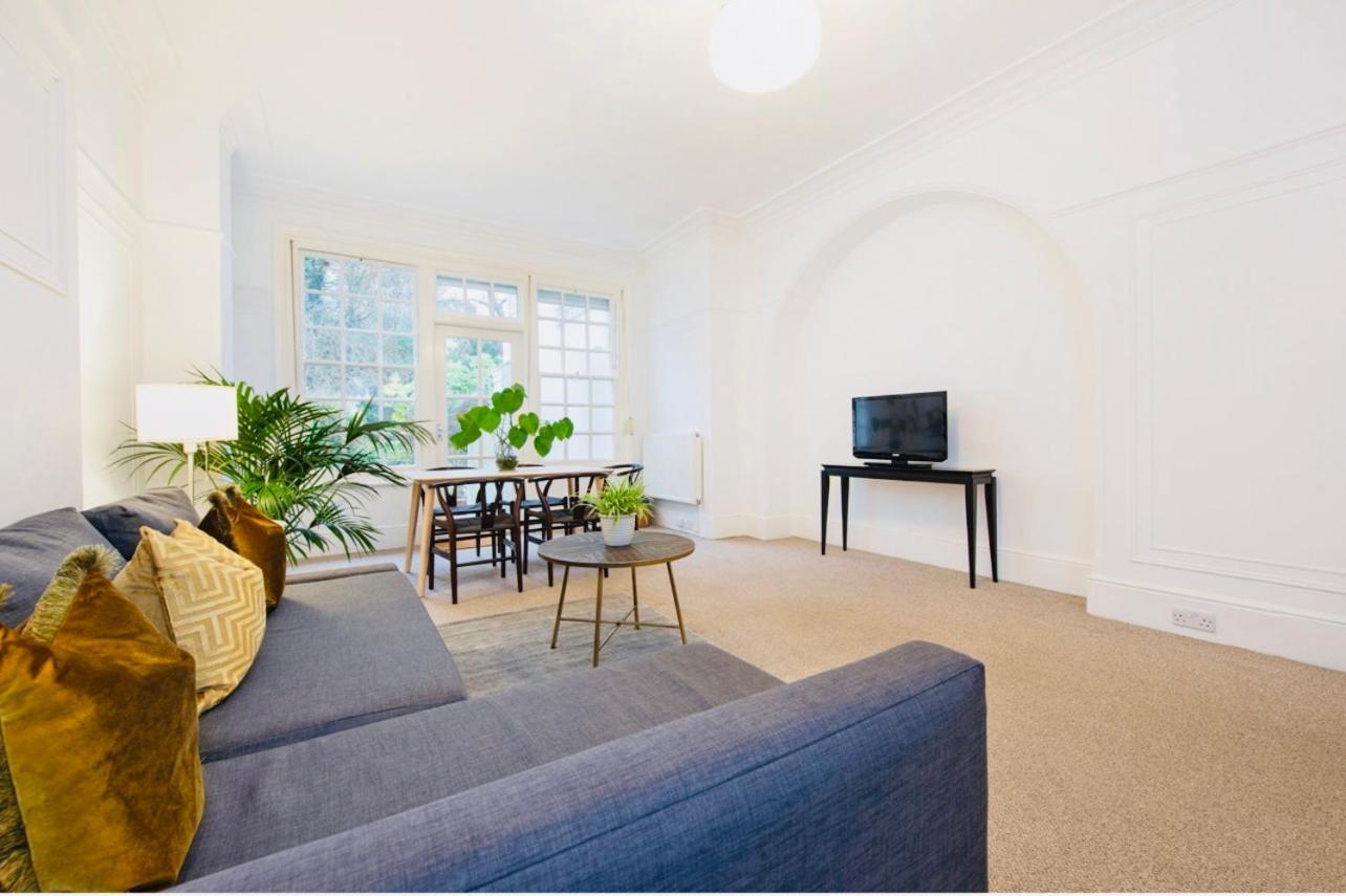Spacious & Charming garden flat -Zone 2- Great for Central London access