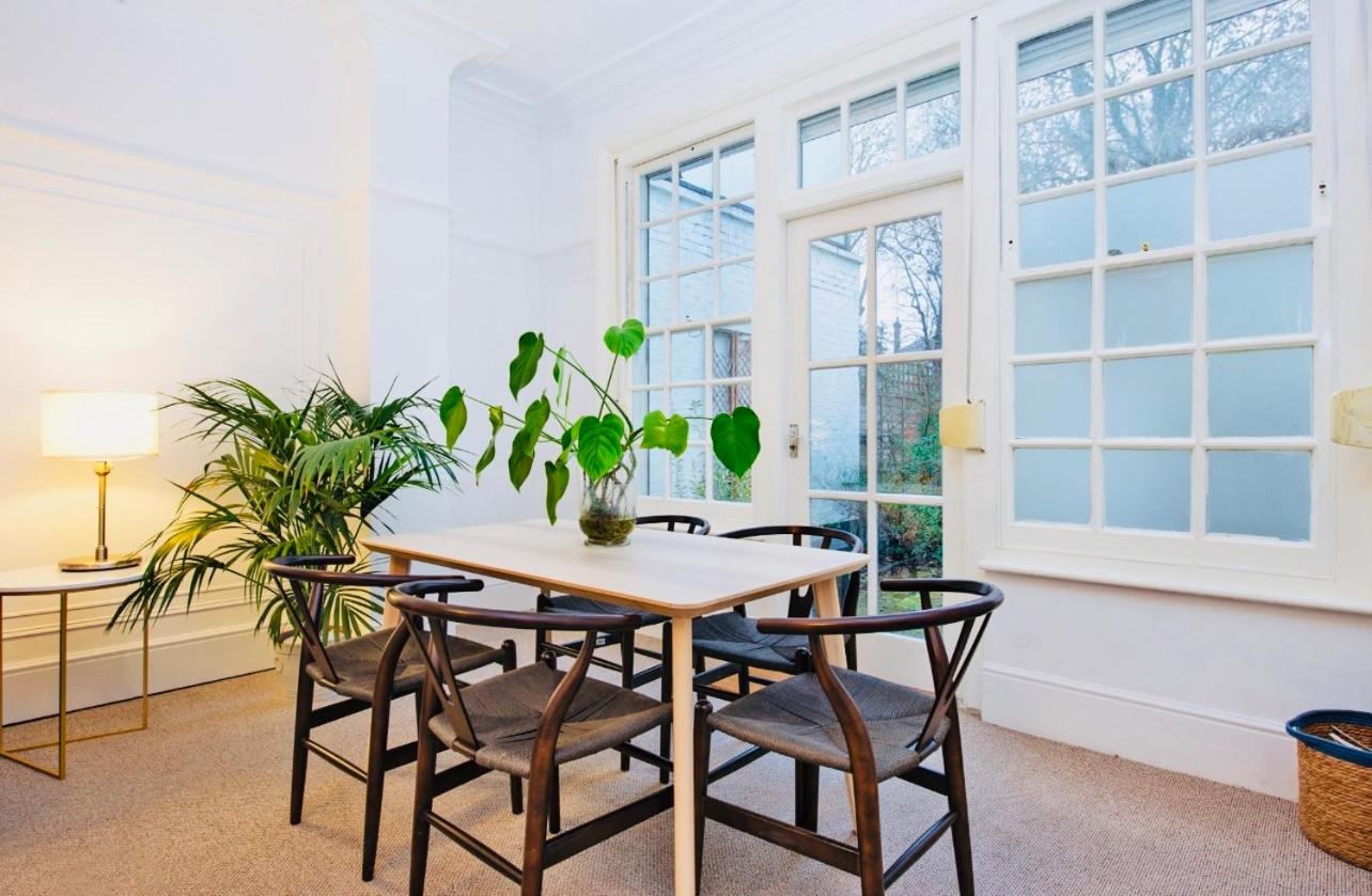 Spacious & Charming garden flat -Zone 2- Great for Central London access
