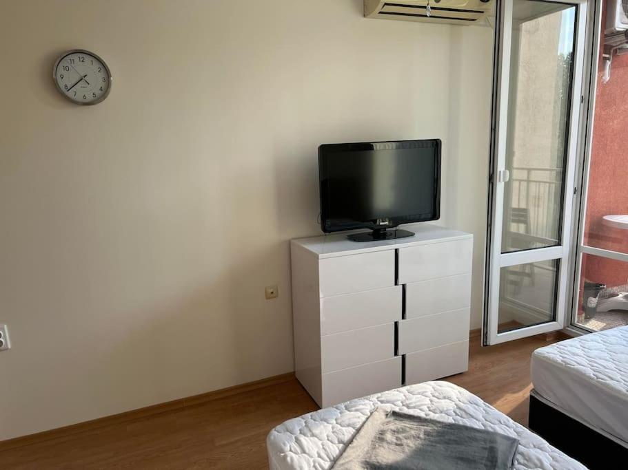 Modern, Self Contained, Studio