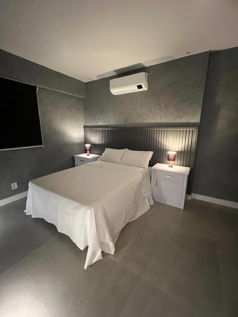 Luxuoso Apto na beira do mar da Barra da Tijuca