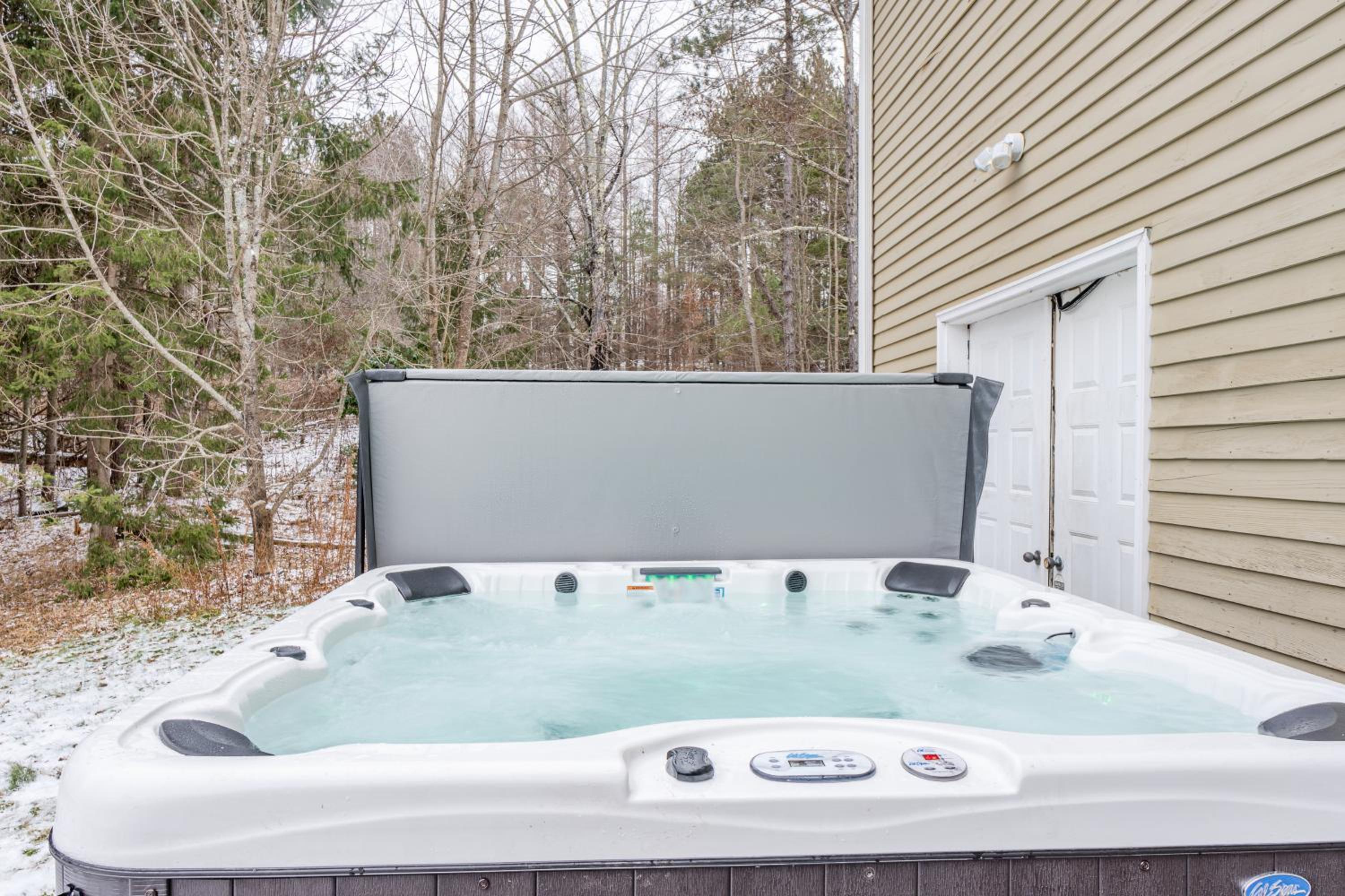 8BR Luxury Retreat with Hot Tub, Games, & Fire Pit view 3