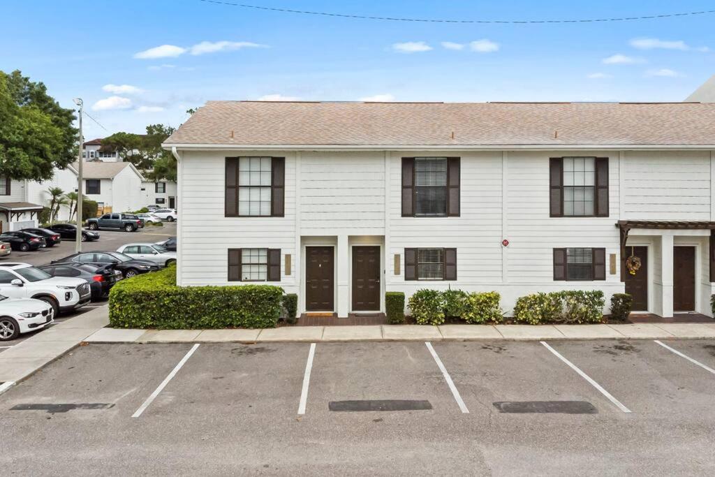 Cozy Townhouse - Gym Pool Golf Fast WiFi 2B2B view 4