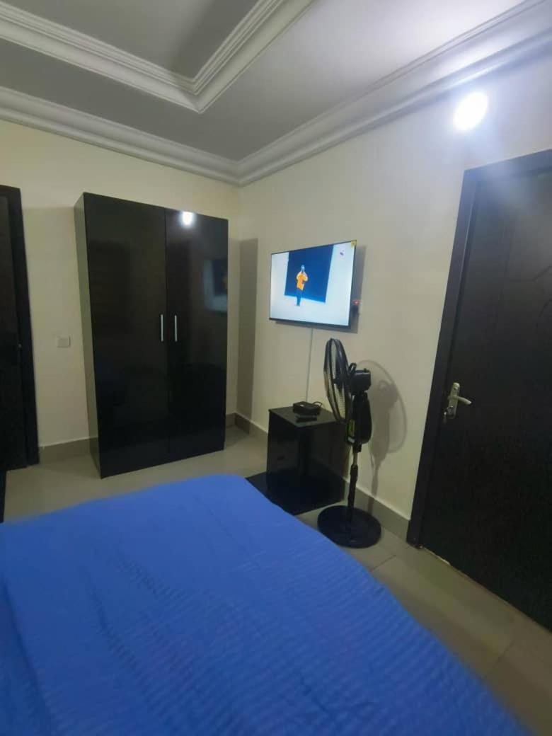 Stunning 2 Bedroom Apartment view 3