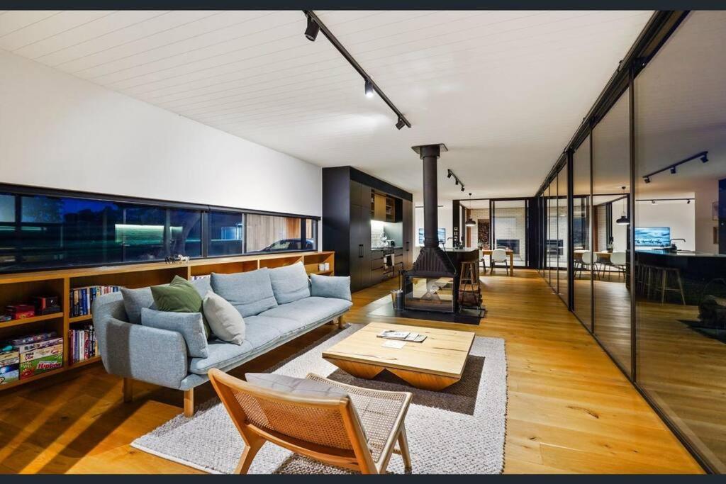 Spectacular Kangaroobie Cabin