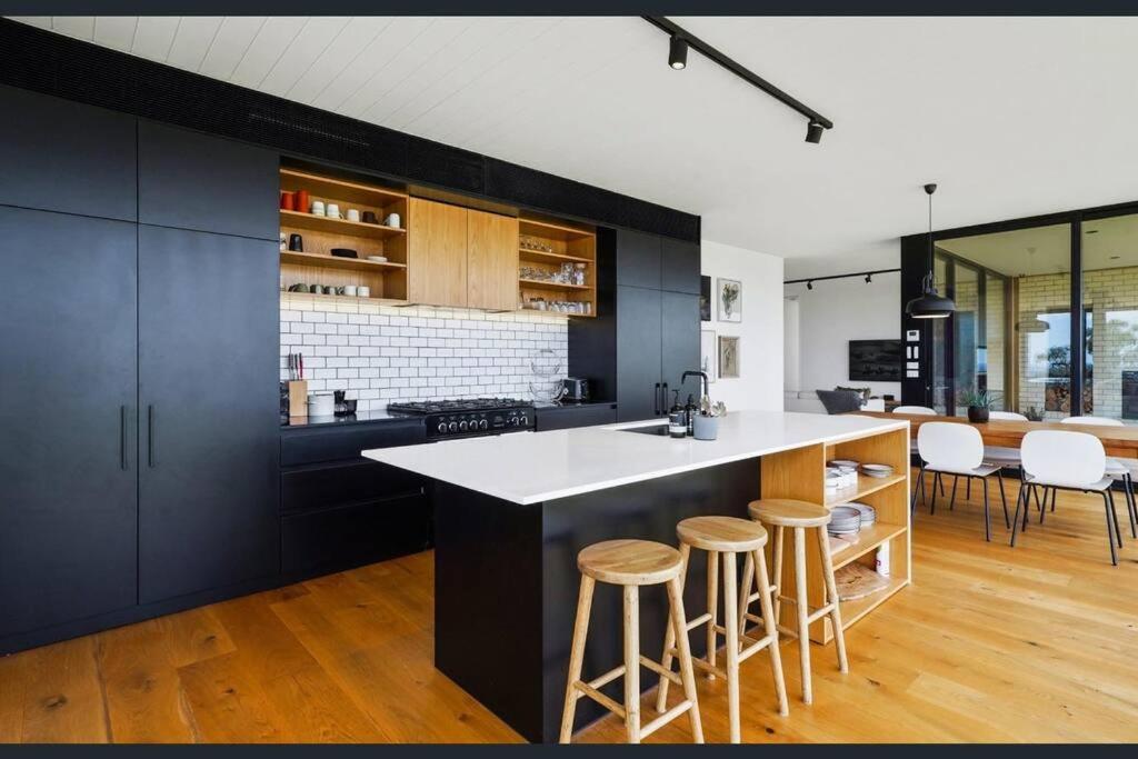Spectacular Kangaroobie Cabin