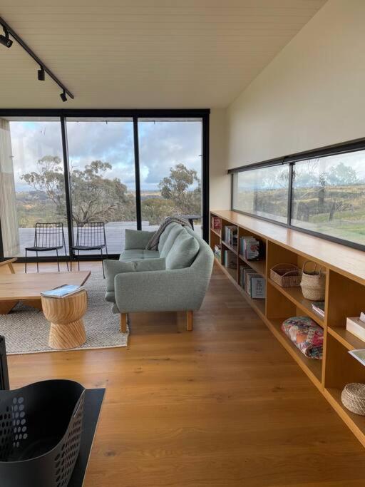 Spectacular Kangaroobie Cabin