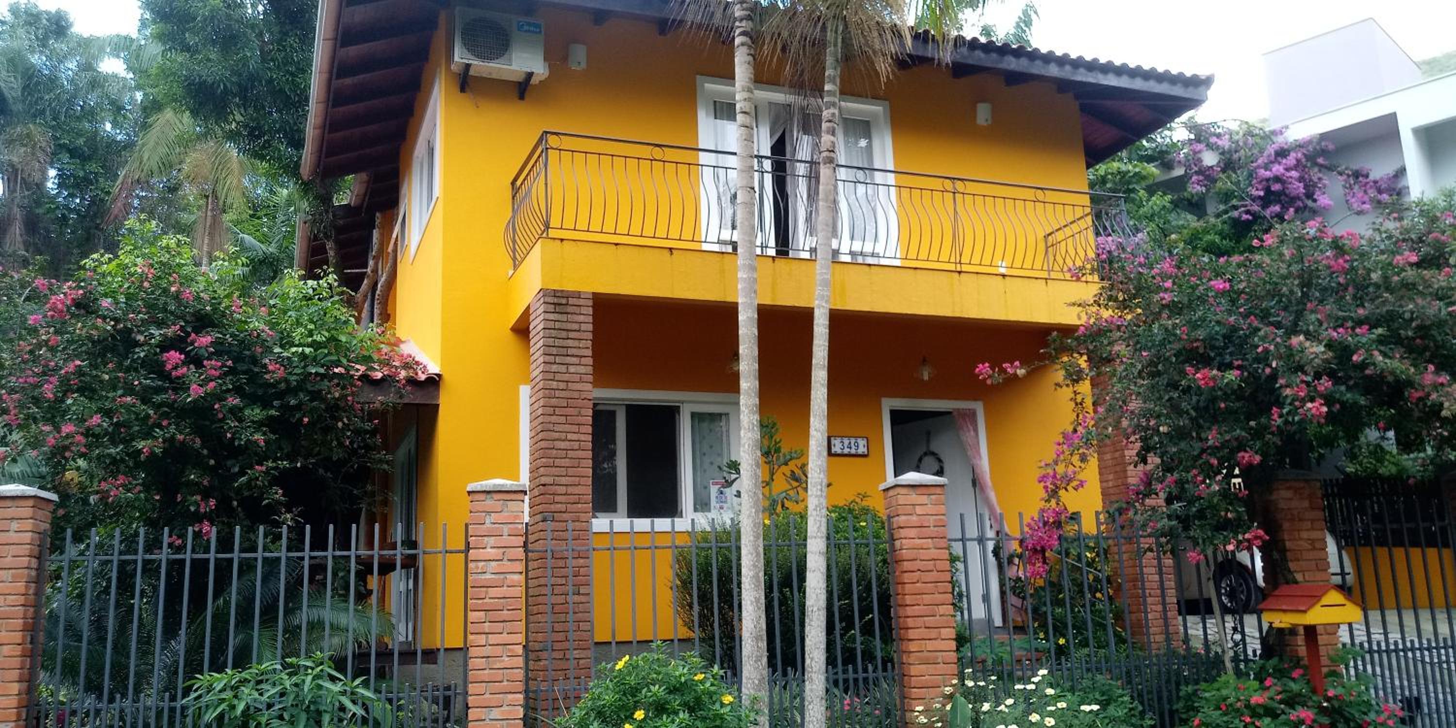 Casa amarela
