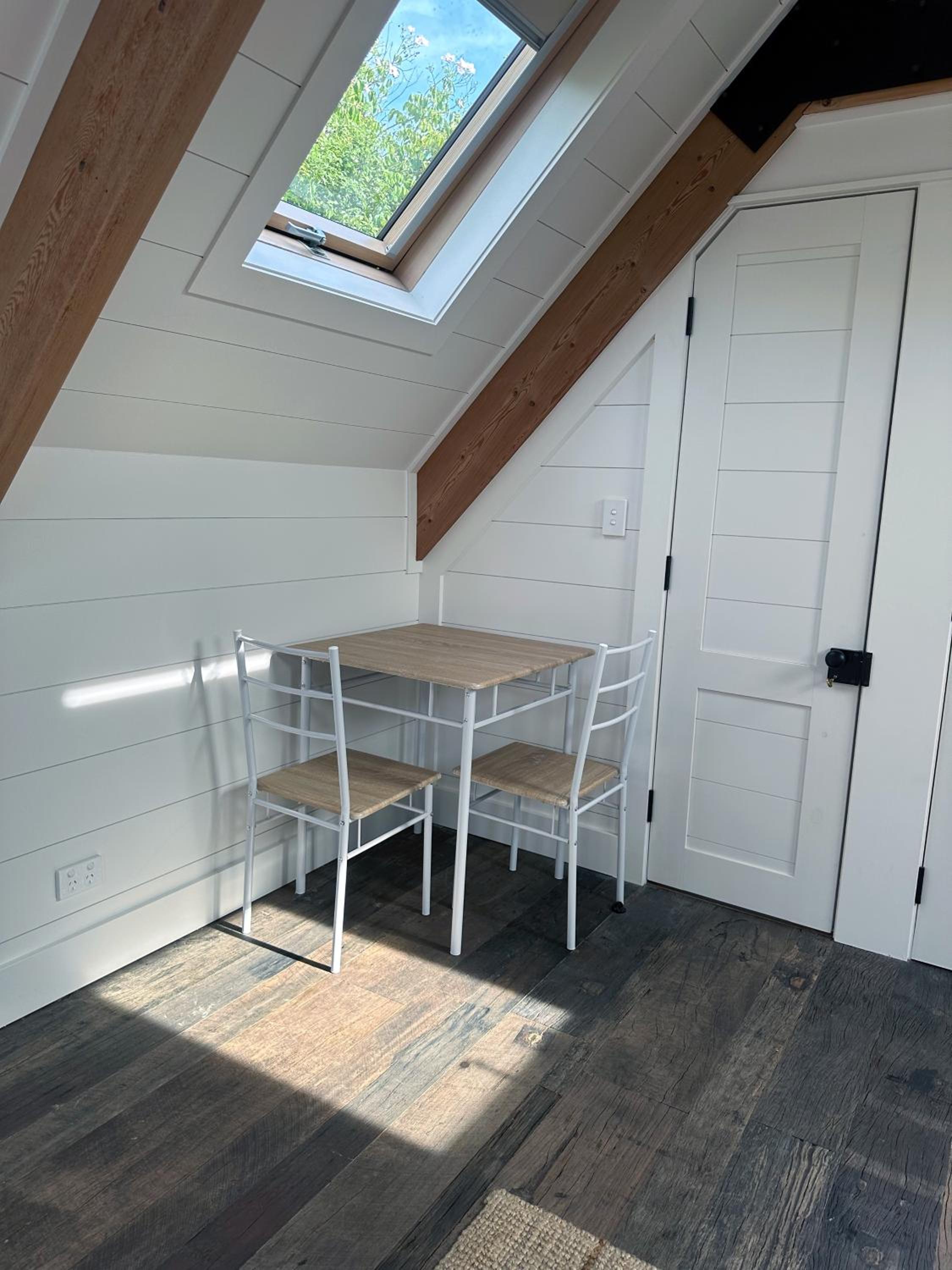 A Majestic Victorian Private Rear Access Quarters