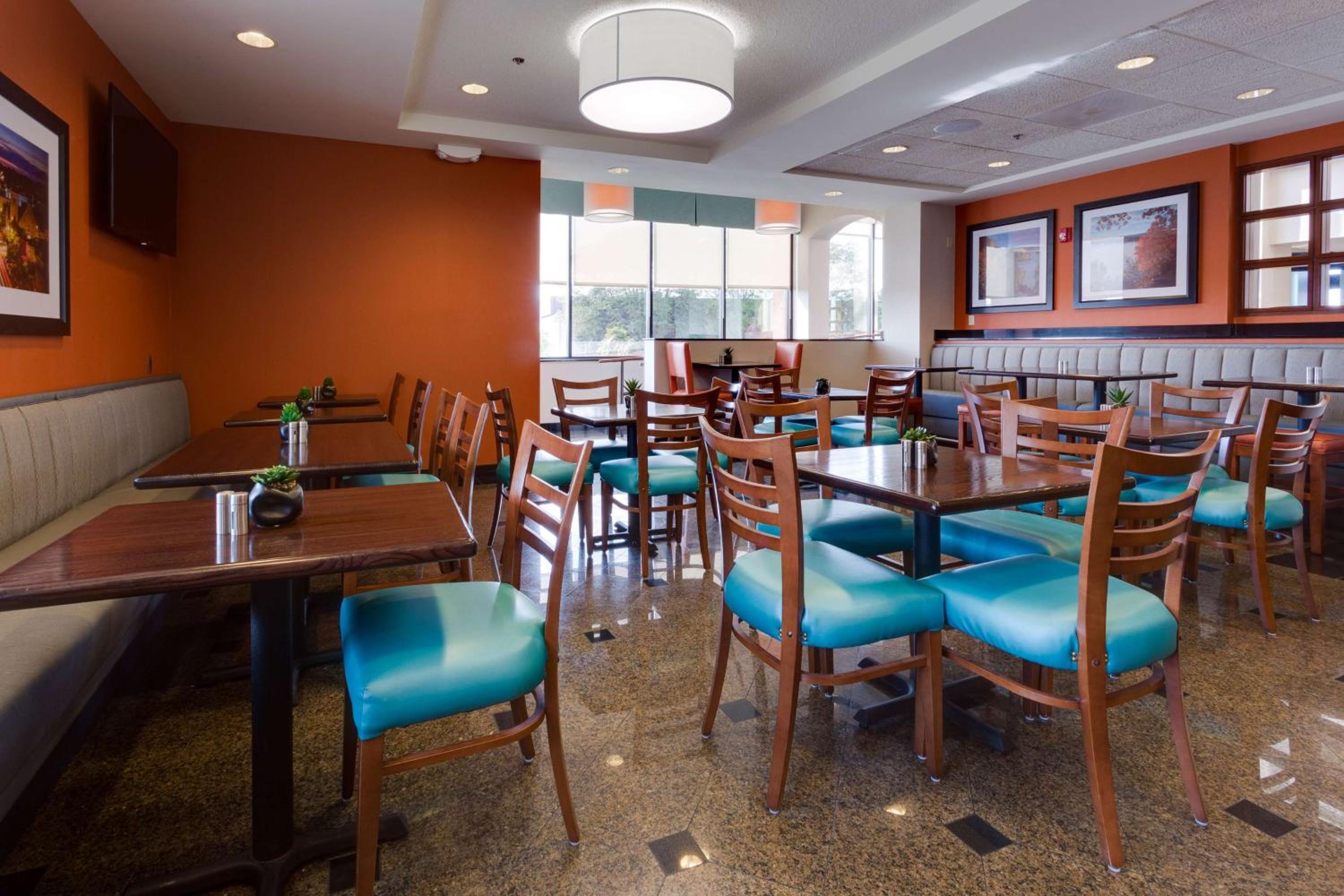 Columbia Vacations - Drury Inn Suites Columbia Stadium Boulevard - Property Image 23