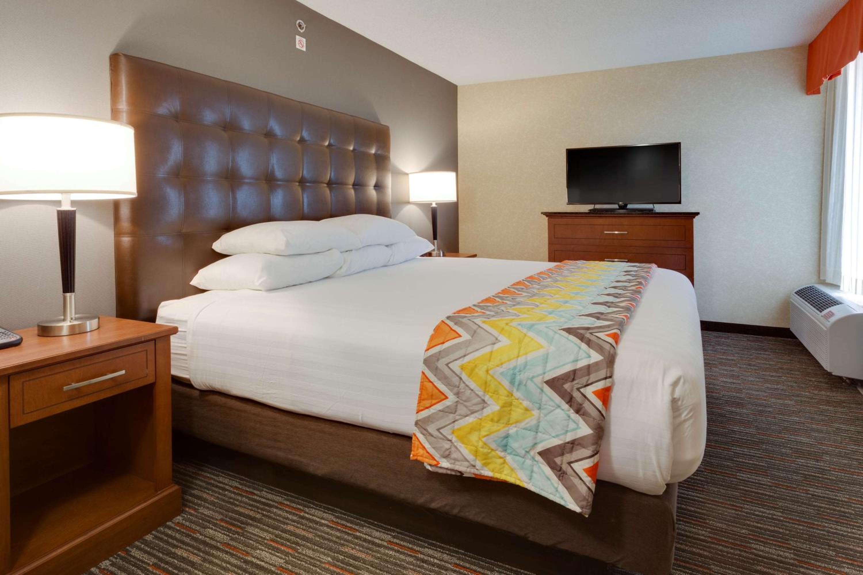 Columbia Vacations - Drury Inn Suites Columbia Stadium Boulevard - Property Image 21