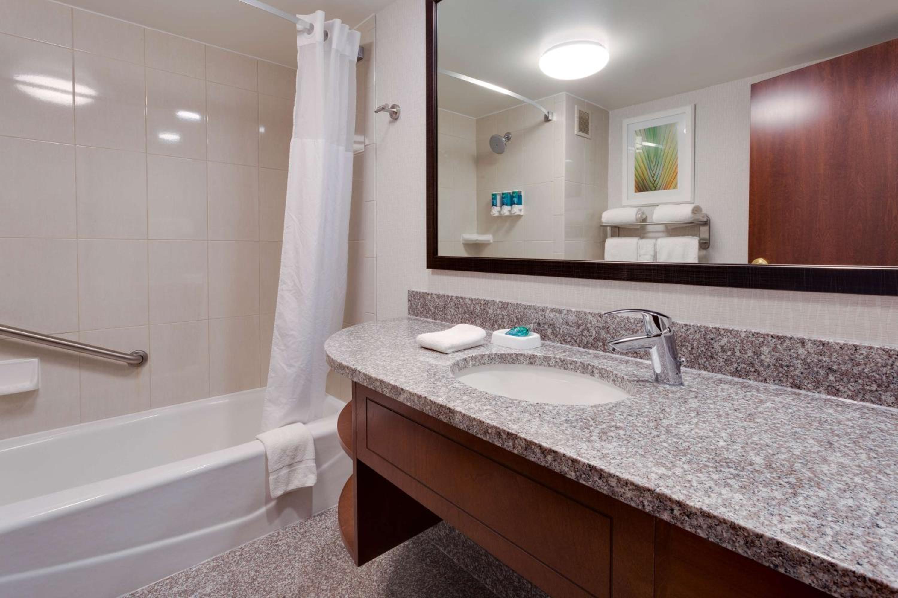 Columbia Vacations - Drury Inn Suites Columbia Stadium Boulevard - Property Image 15