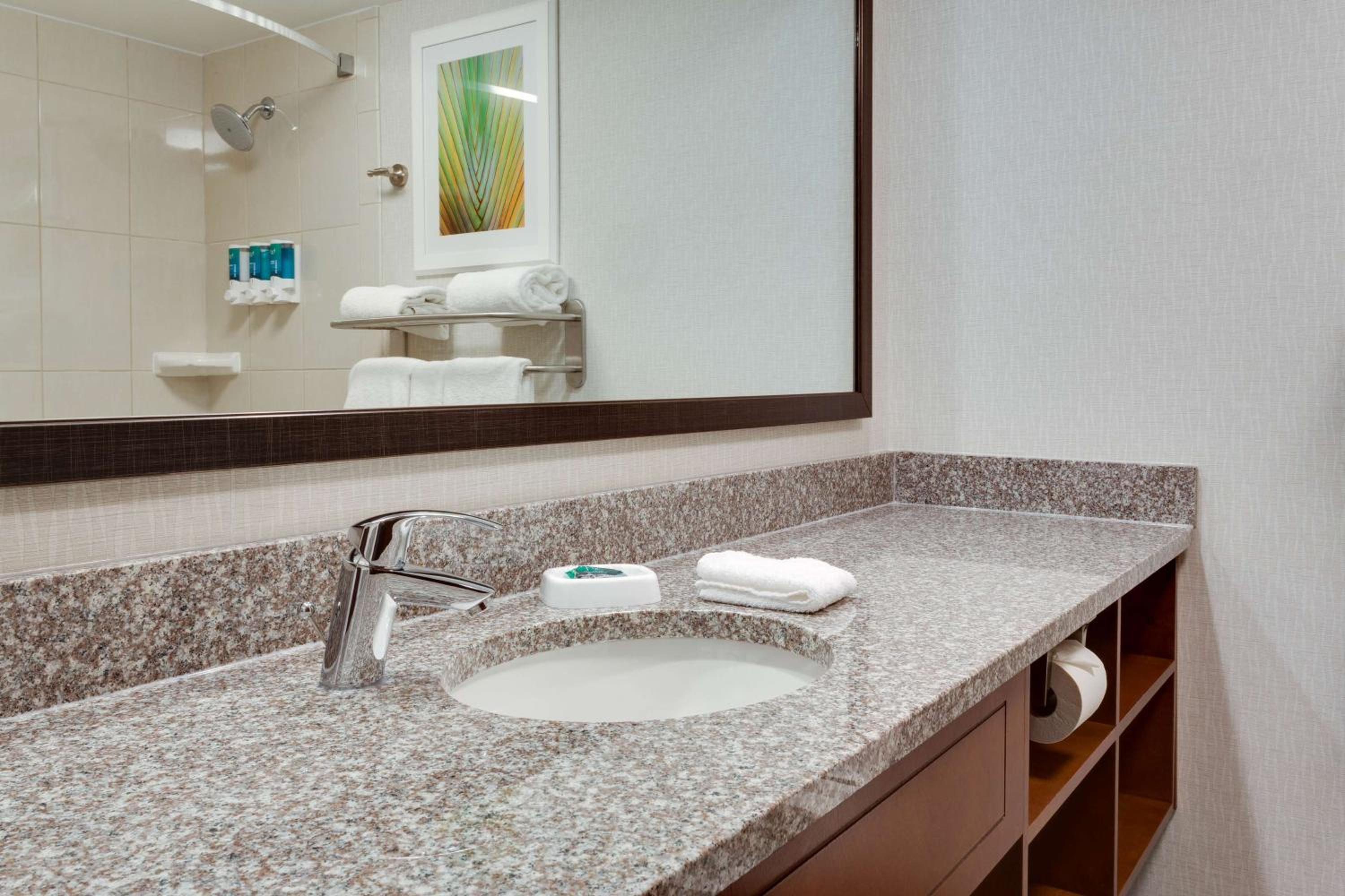 Columbia Vacations - Drury Inn Suites Columbia Stadium Boulevard - Property Image 14