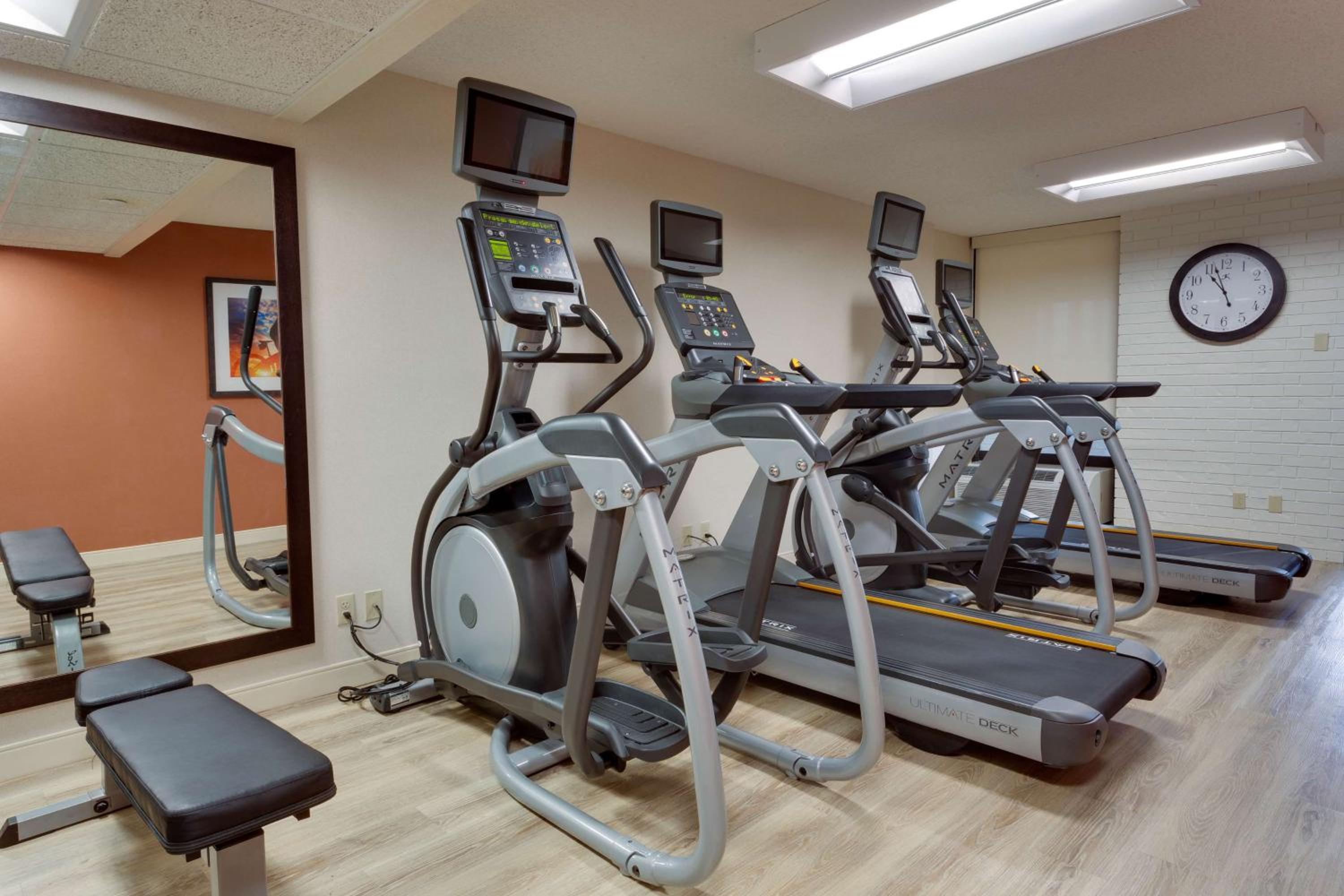 Columbia Vacations - Drury Inn Suites Columbia Stadium Boulevard - Property Image 11