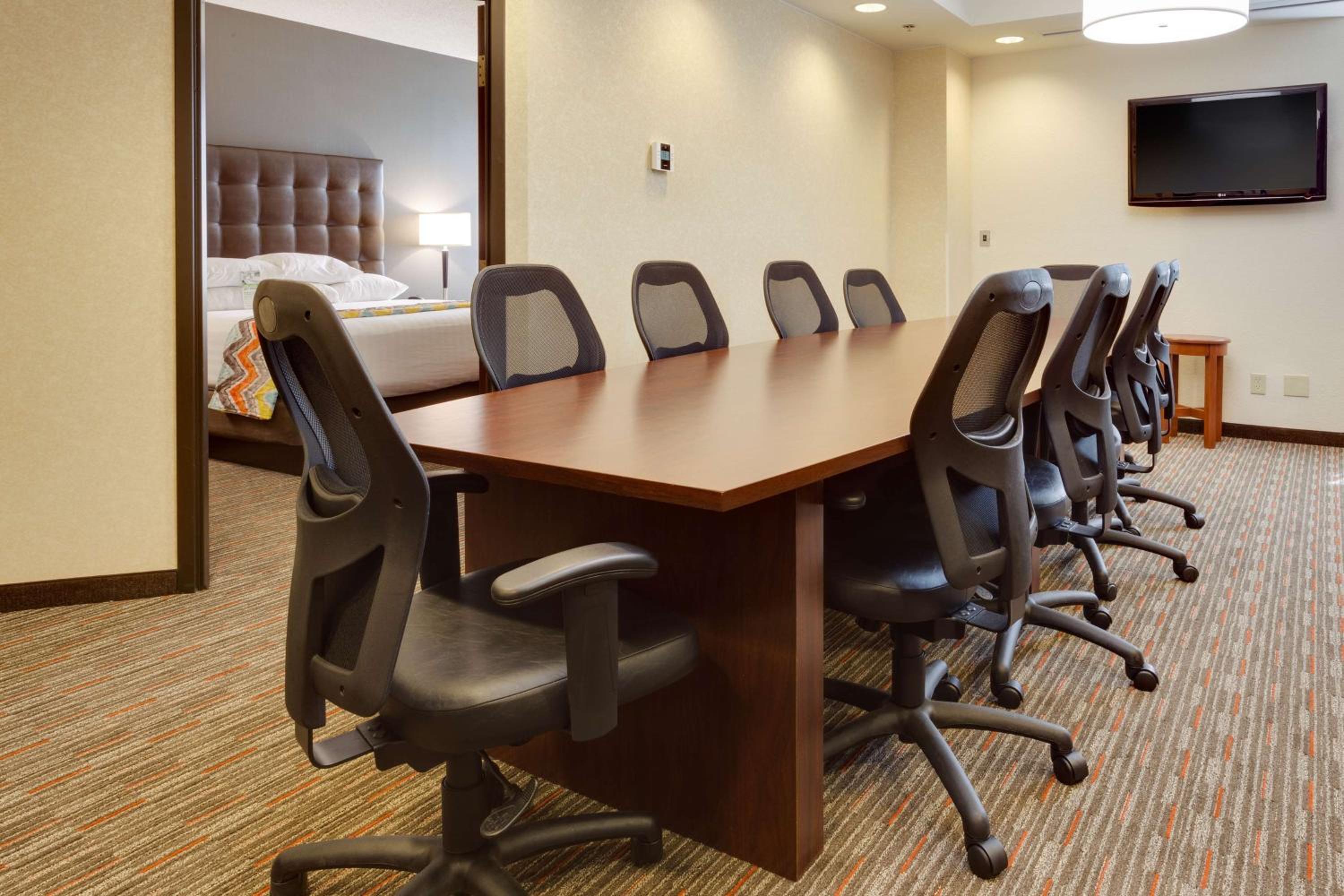 Columbia Vacations - Drury Inn Suites Columbia Stadium Boulevard - Property Image 10