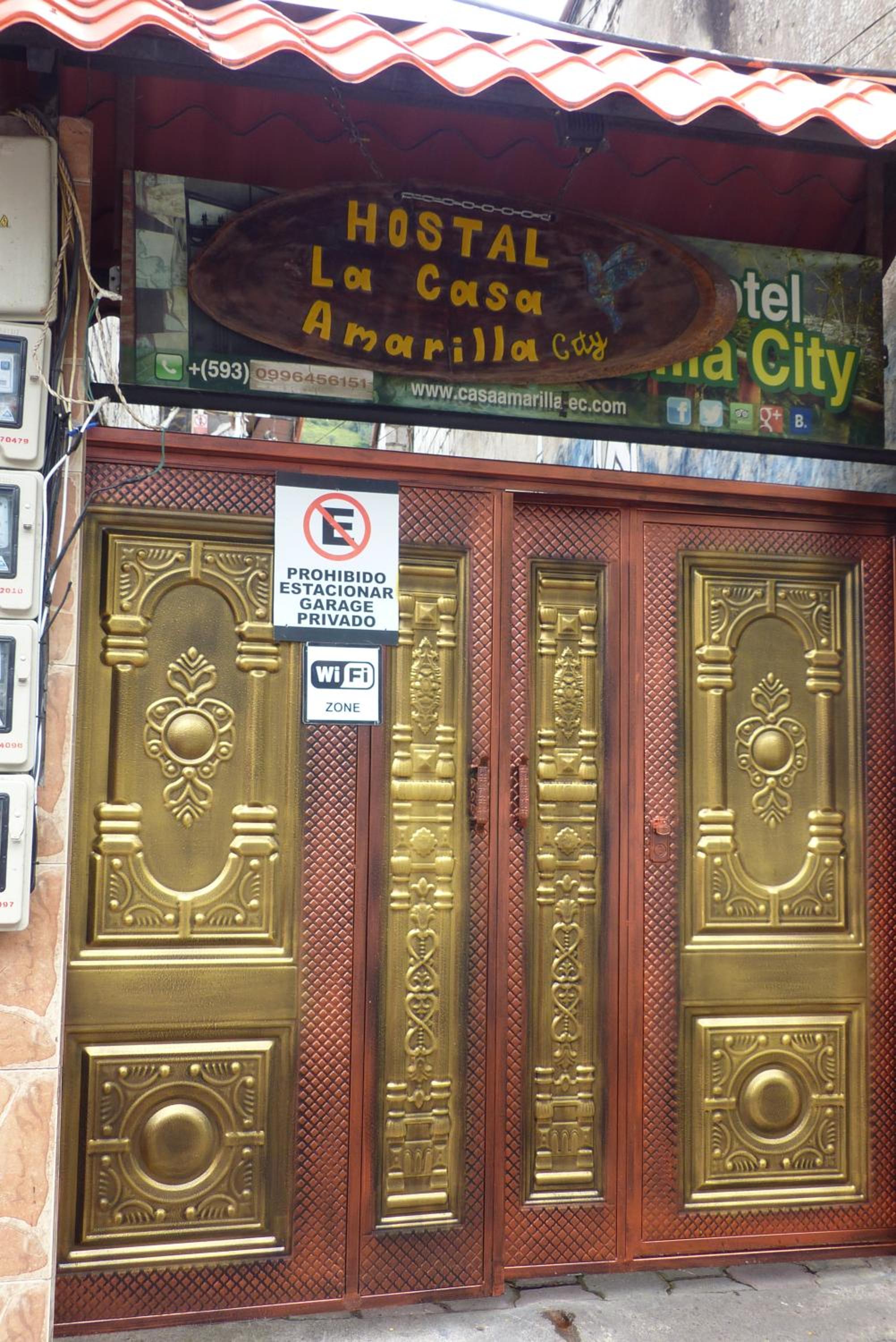 Hostal La Casa Amarilla City