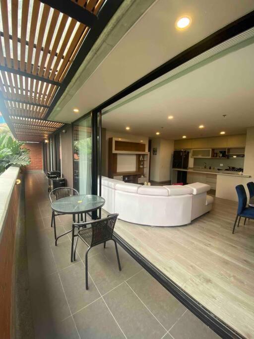 Apartment in the Poblado, close to lleras park