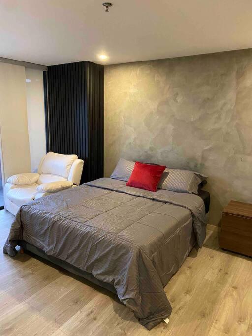 Apartment in the Poblado, close to lleras park