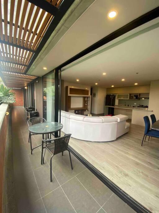 Apartment in the Poblado, close to lleras park
