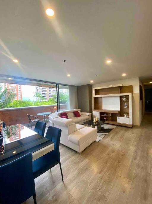 Apartment in the Poblado, close to lleras park
