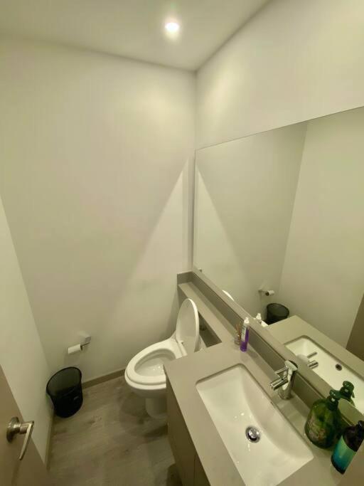 Apartment in the Poblado, close to lleras park