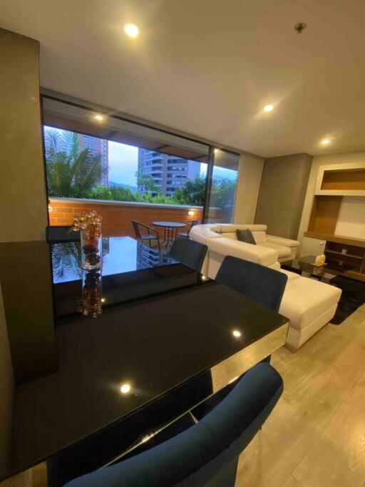 Apartment in the Poblado, close to lleras park