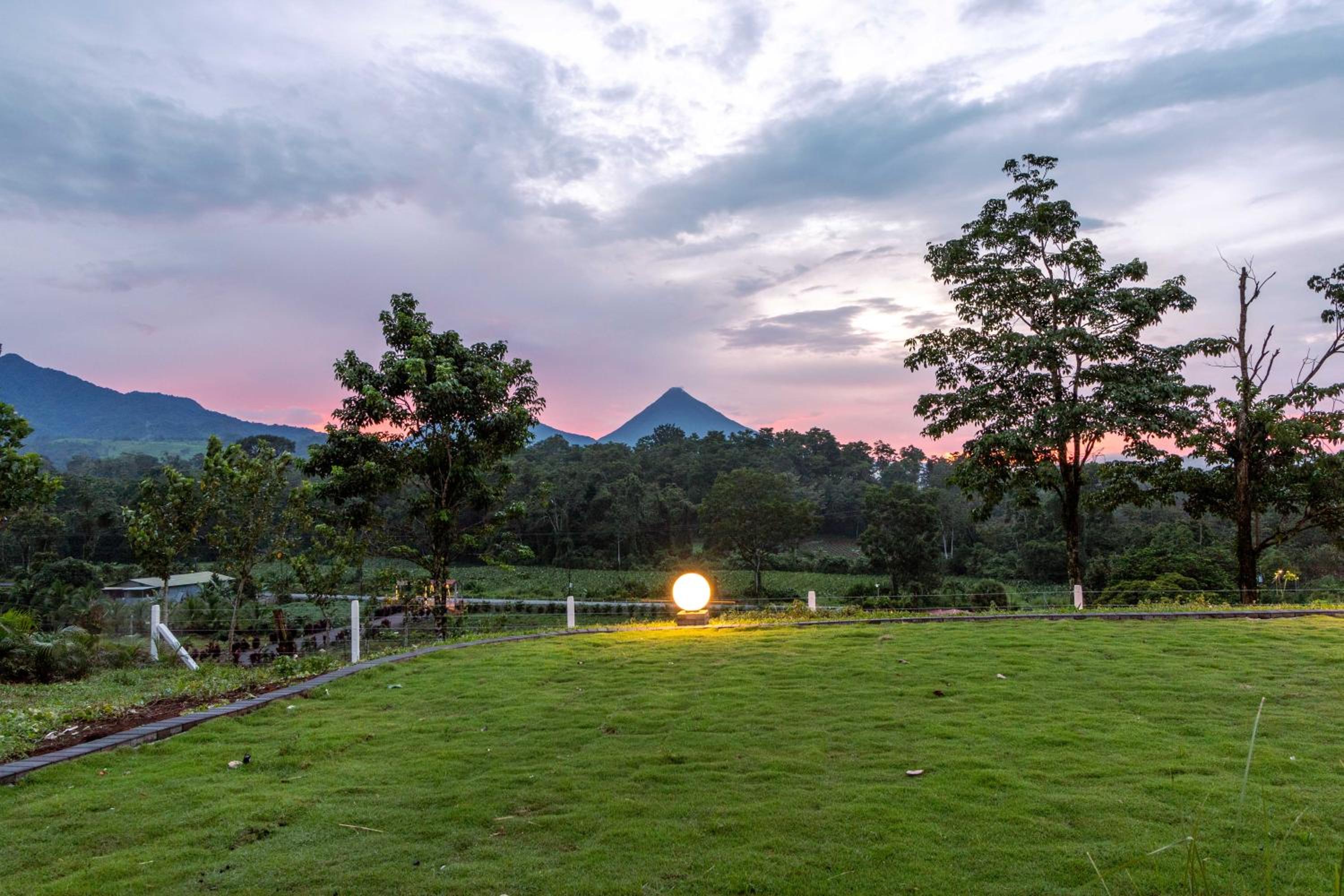 Mayoli Hill Deluxe Farmhouse