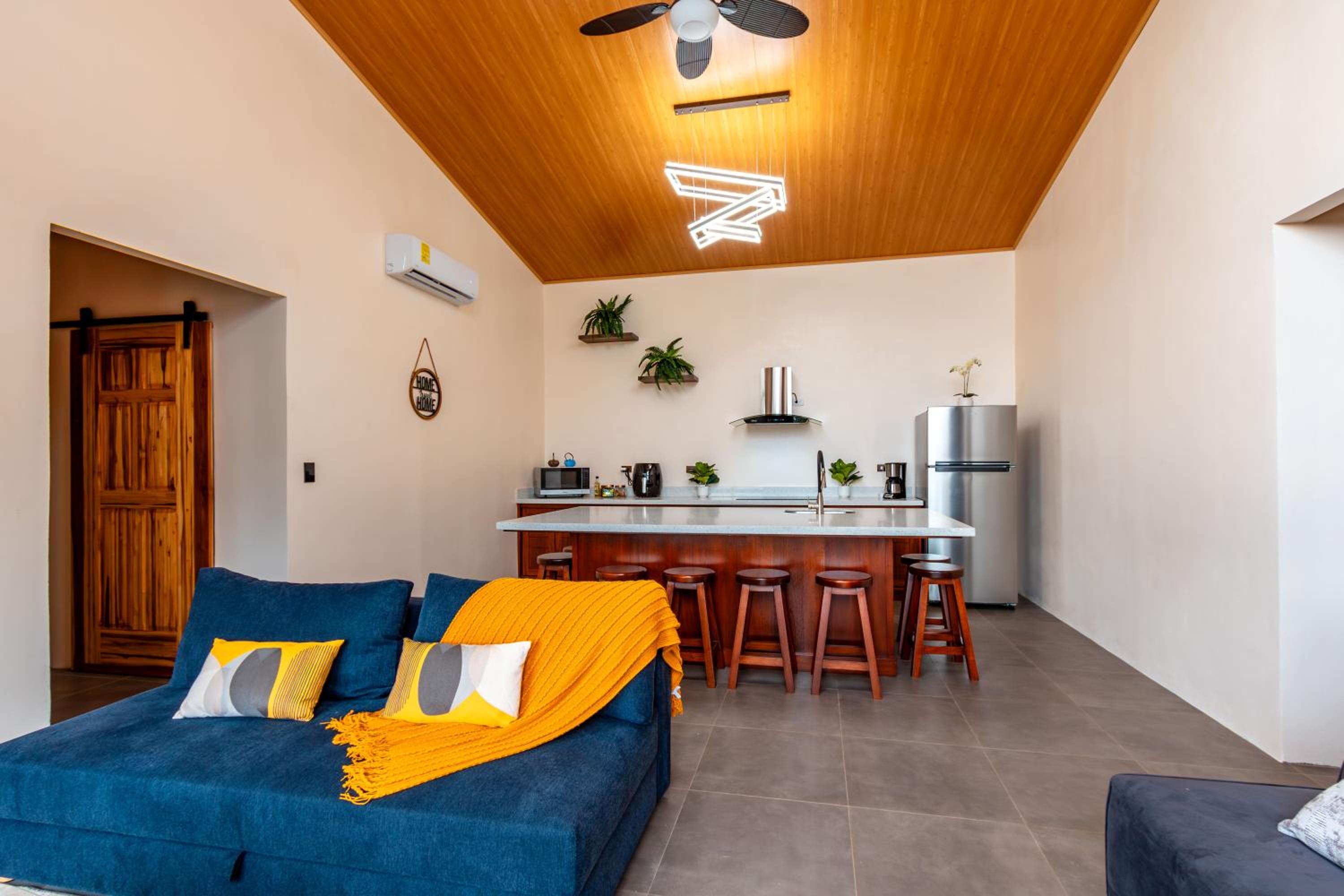 Mayoli Hill Deluxe Farmhouse