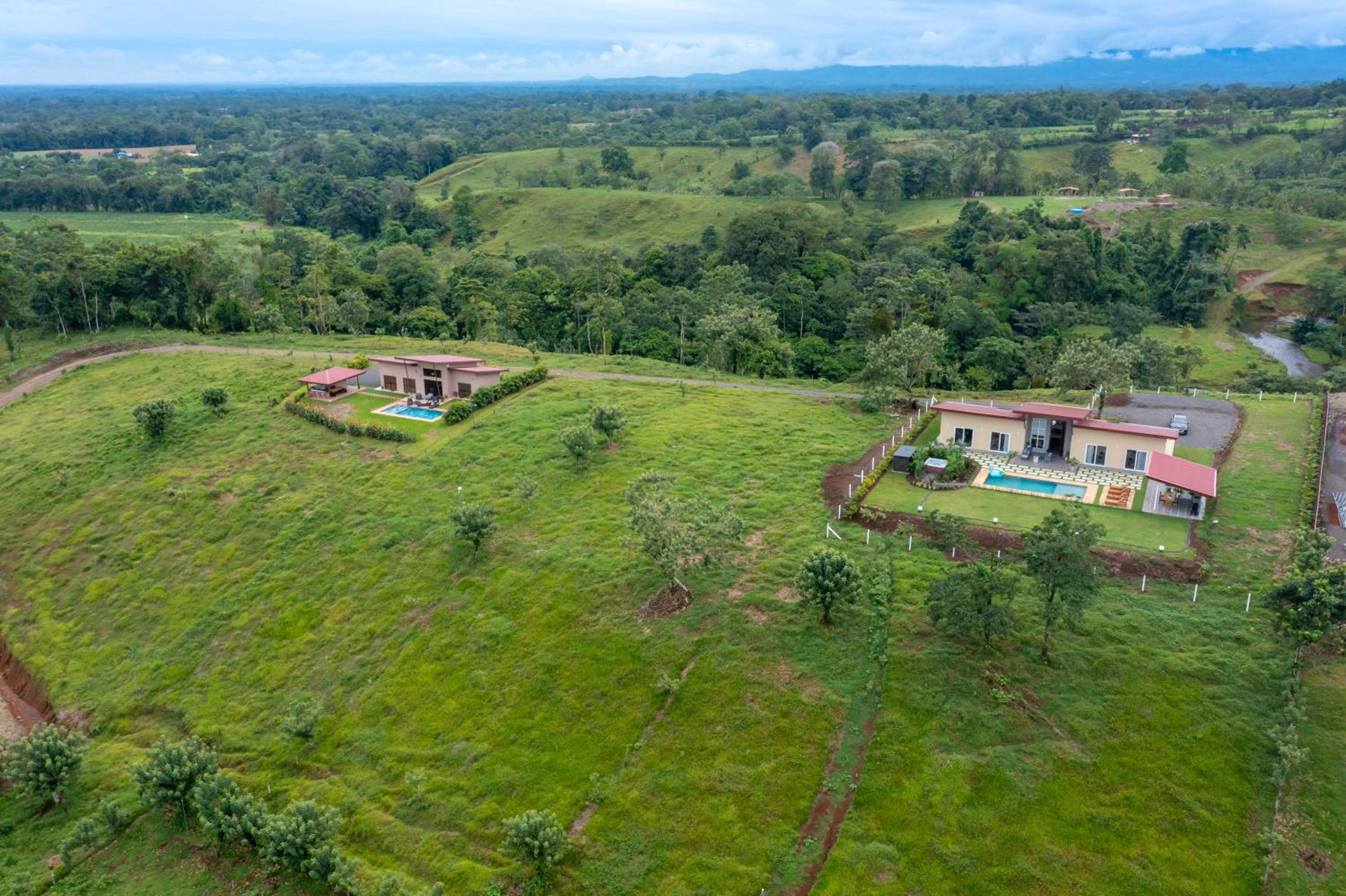 Mayoli Hill Deluxe Farmhouse