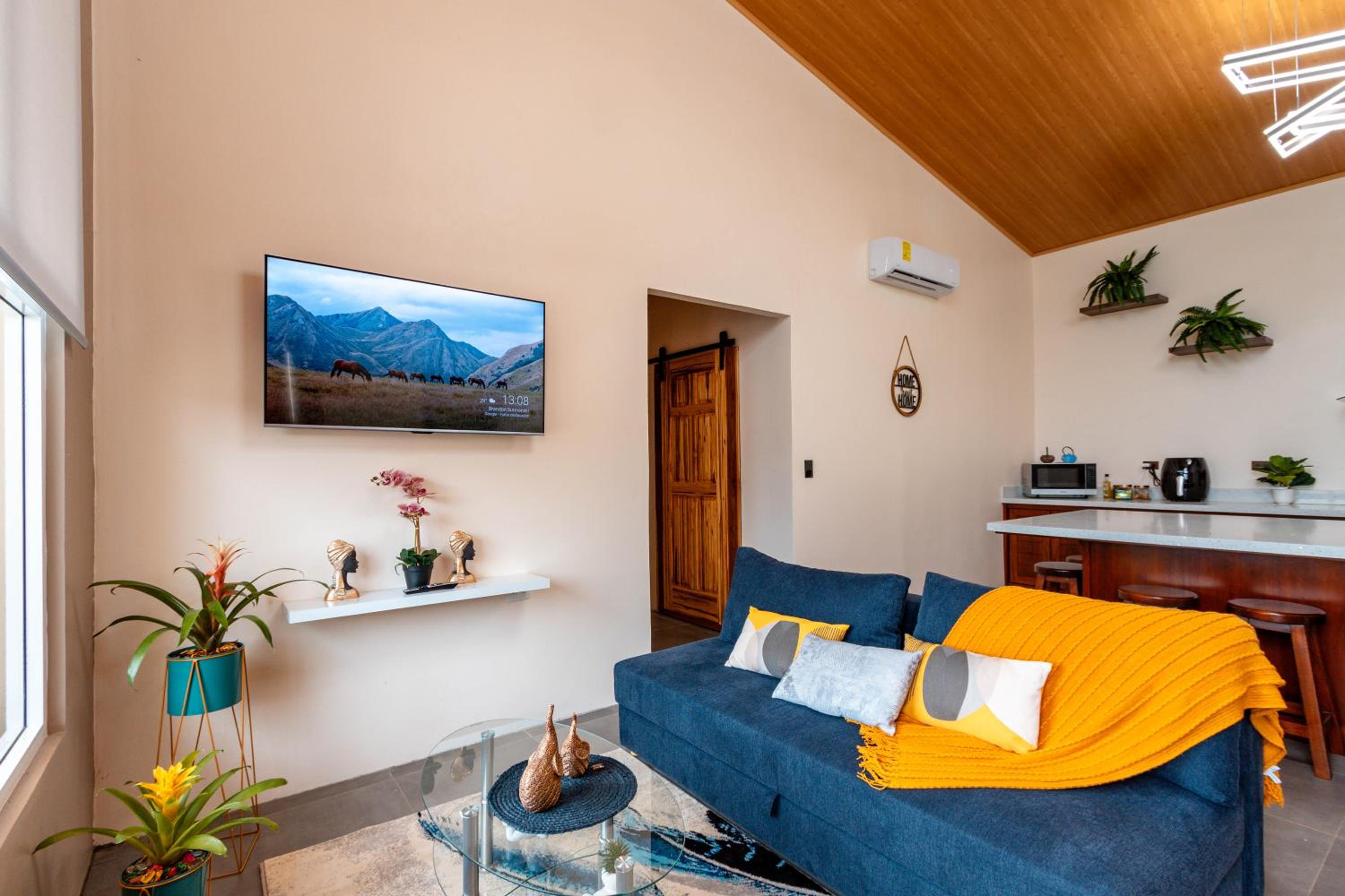 Mayoli Hill Deluxe Farmhouse