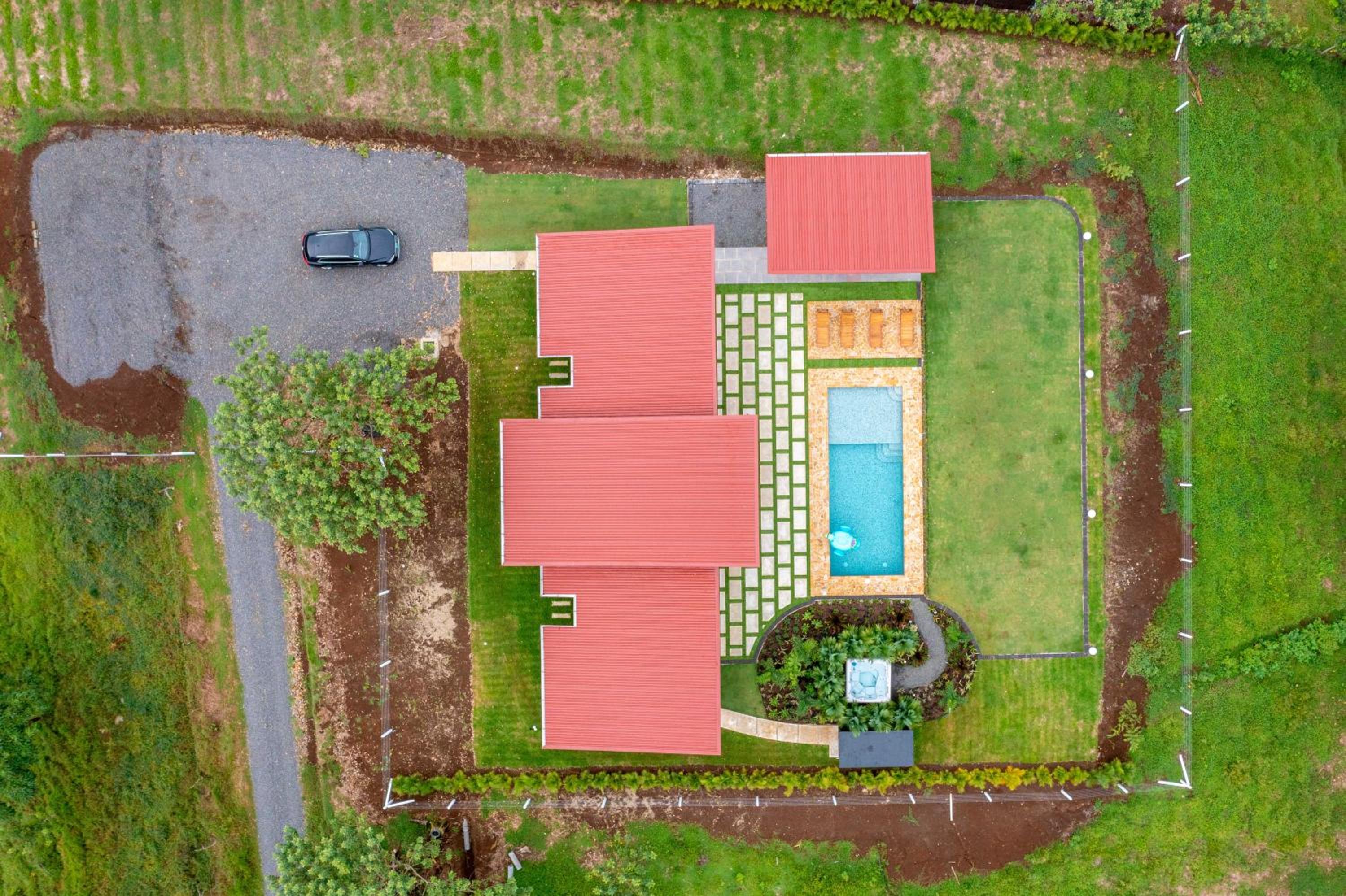 Mayoli Hill Deluxe Farmhouse