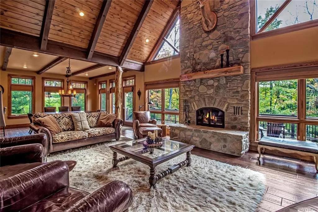 Luxurious Chalet! Hot-tub, Bonfire & Ideal Location for Skiing & Town view 2