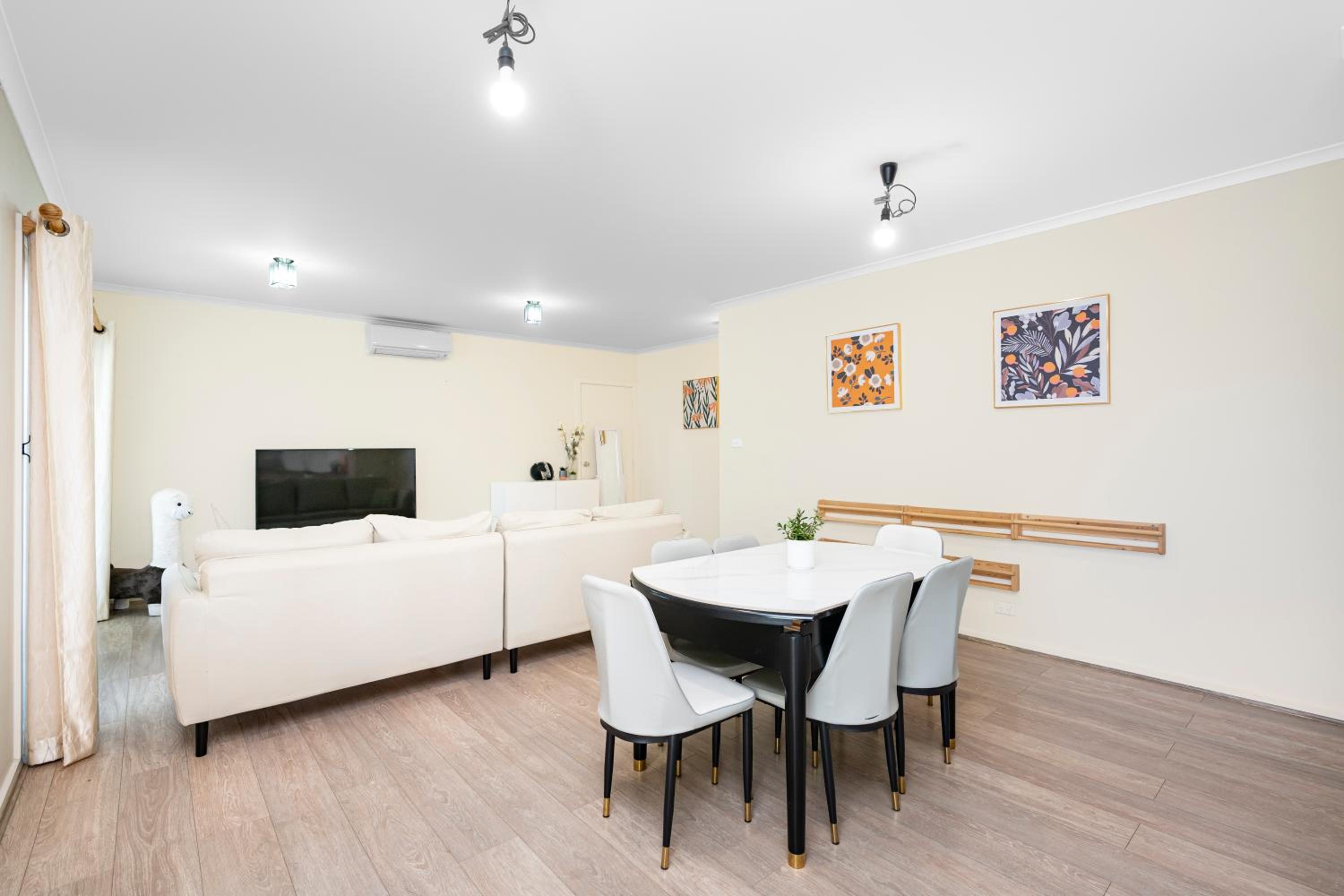 Stylish & Modern Townhouse in Canberra