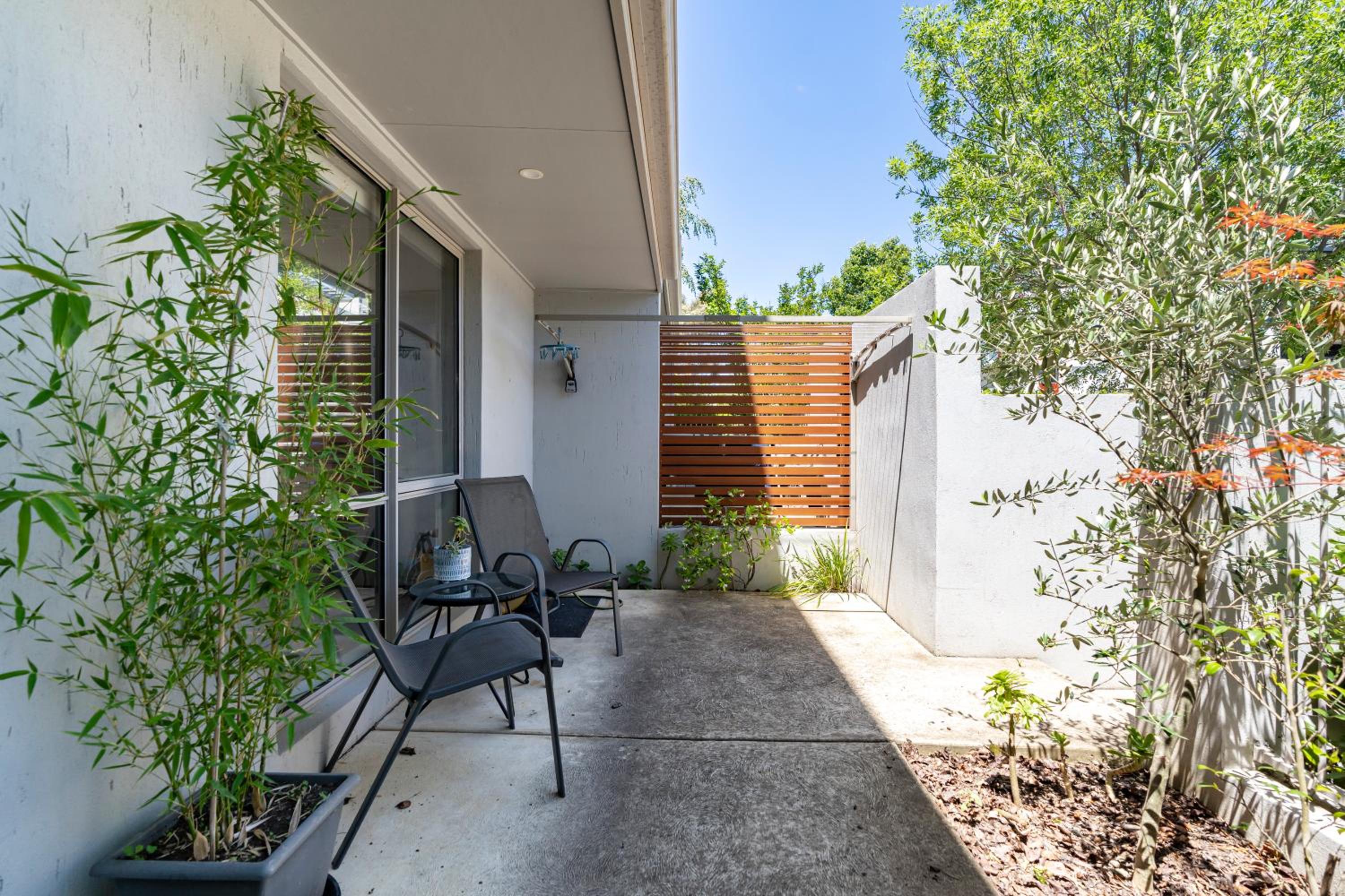 Stylish & Modern Townhouse in Canberra