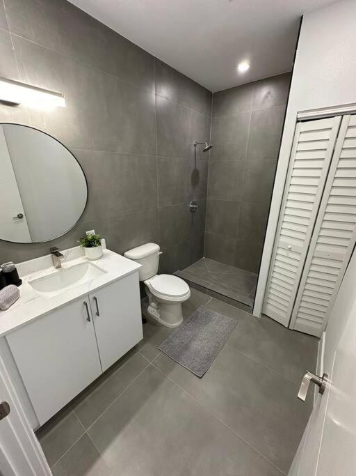 Cozy 4Bed Home in Calle 8