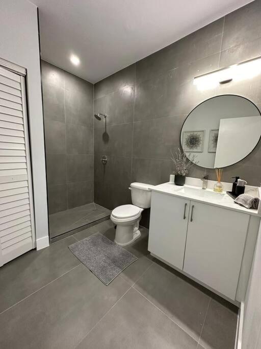 Cozy 4Bed Home in Calle 8