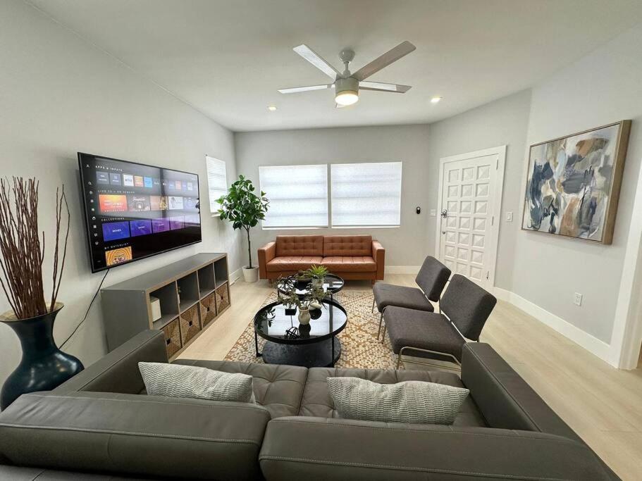 Cozy 4Bed Home in Calle 8