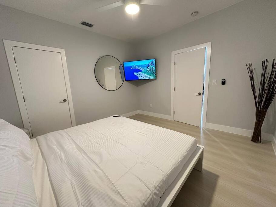Cozy 4Bed Home in Calle 8