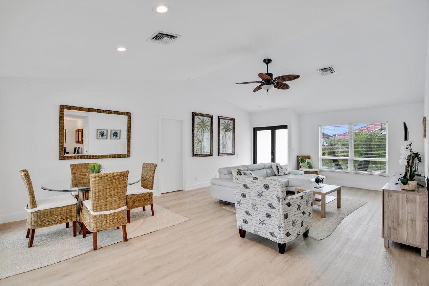 Grove Marco 3BR Waterfront Home Heated Pool & Dock view 2