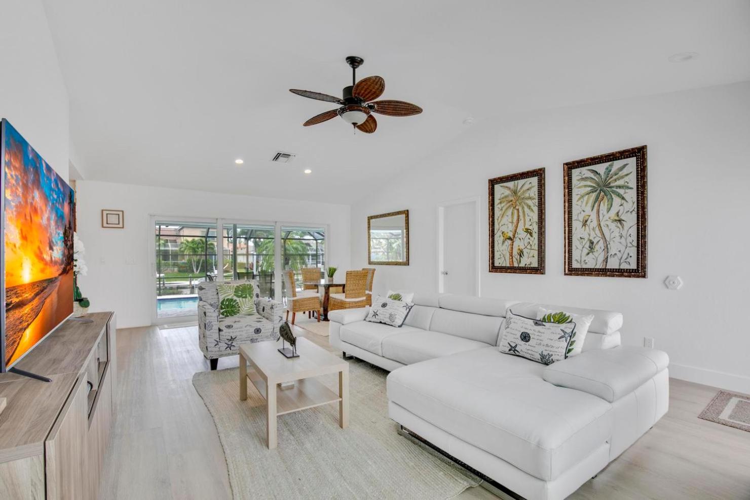 Grove Marco 3BR Waterfront Home Heated Pool & Dock view 5