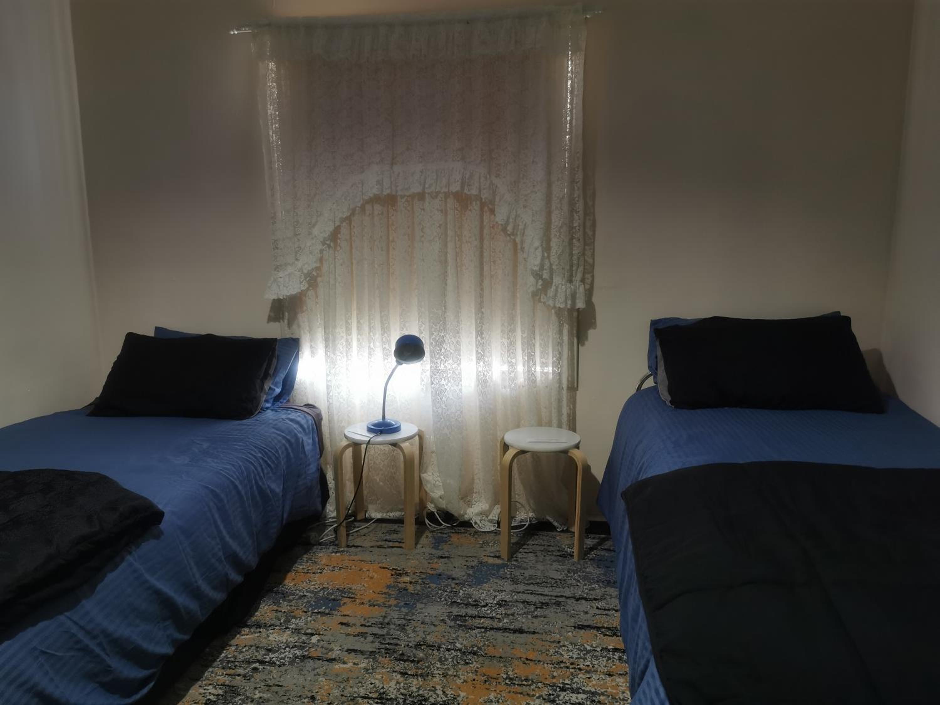 Kimba Units - Better than a motel room - spacious & self contained