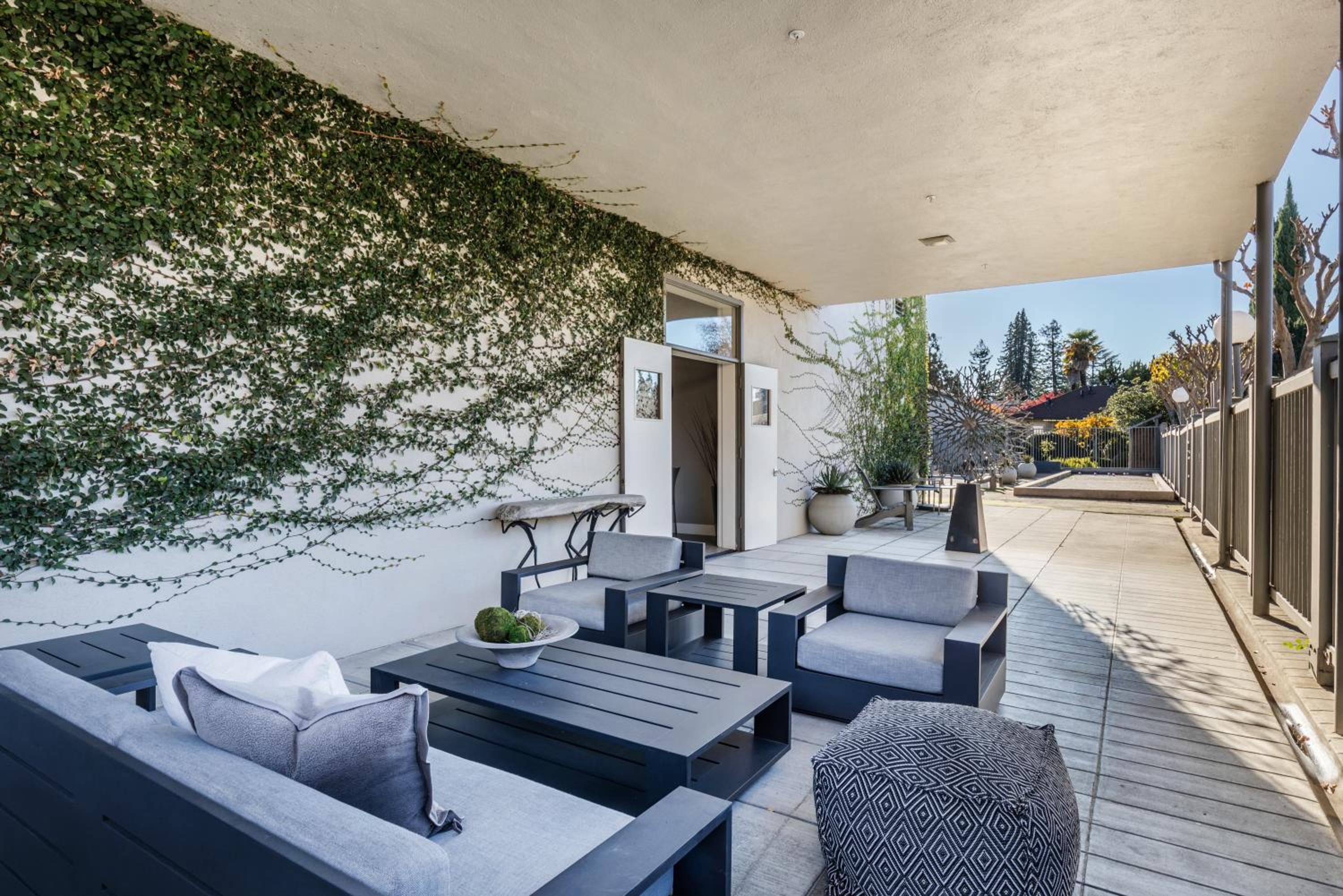 Maui Vacations - R Inn Napa - Property Image 33