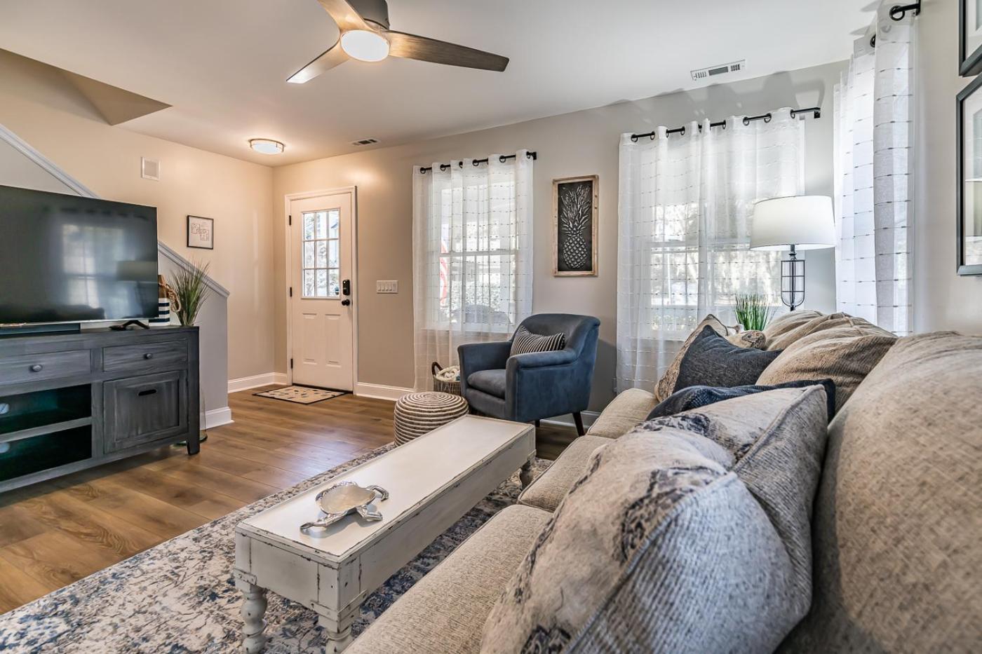 Newly Renovated listing! Cottage on Broad view 4